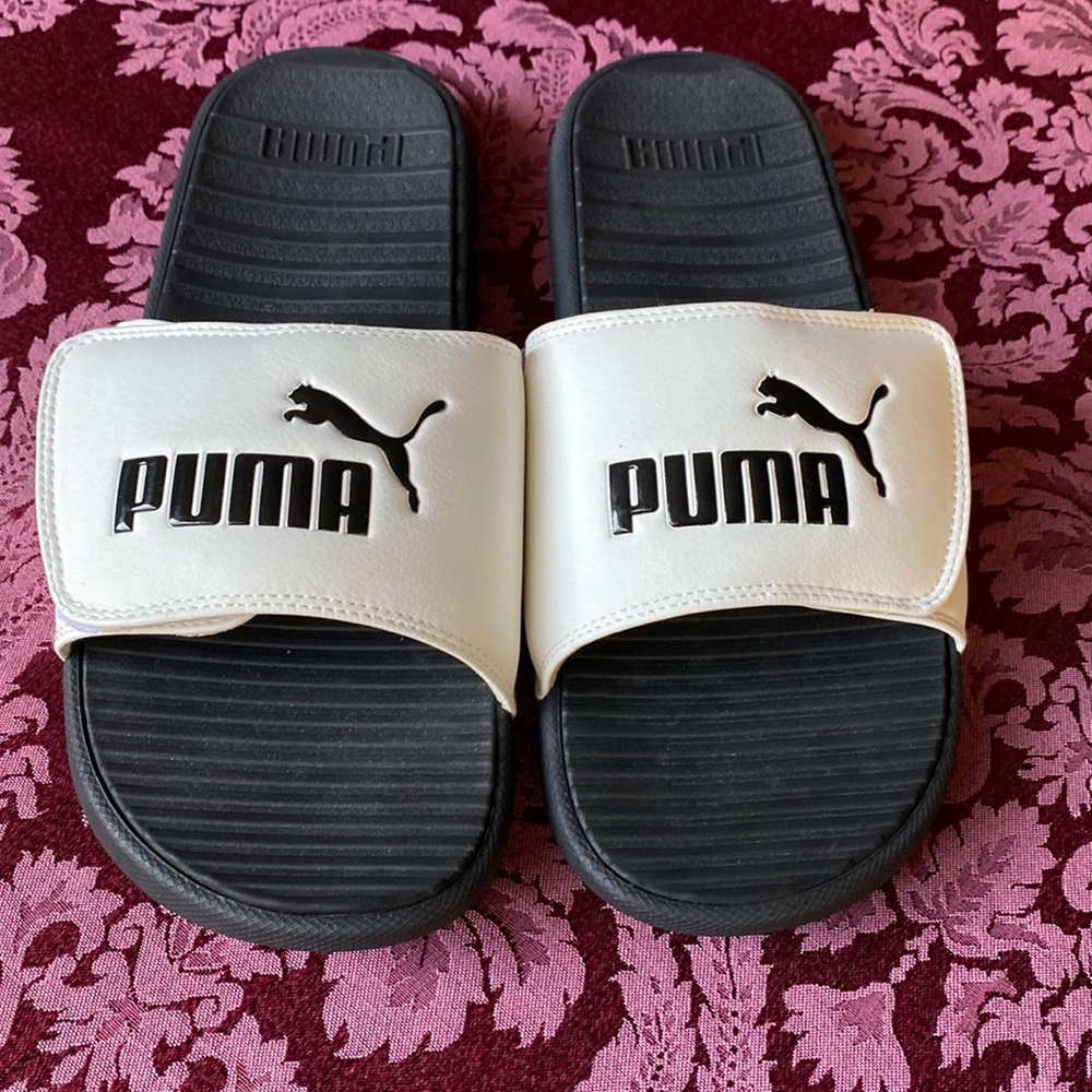 Men’s White Puma Slides Sz 10